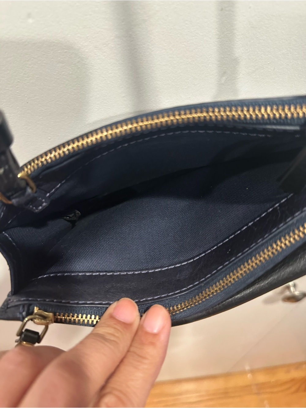 Fossil Black Leather Crossbody Wallet Bag - Picture 8 of 10
